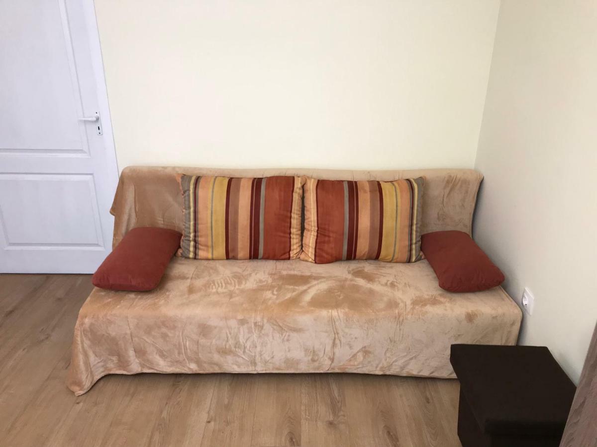 Ella Apartman Debrecen Buitenkant foto