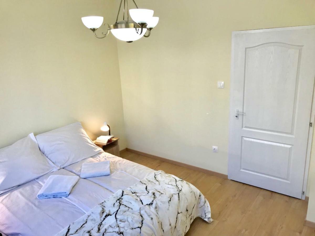 Ella Apartman Debrecen Buitenkant foto