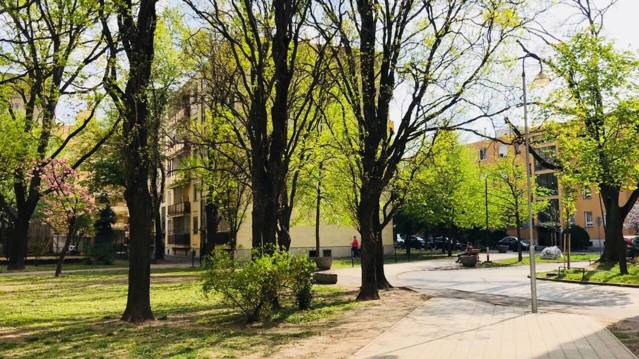 Ella Apartman Debrecen Buitenkant foto