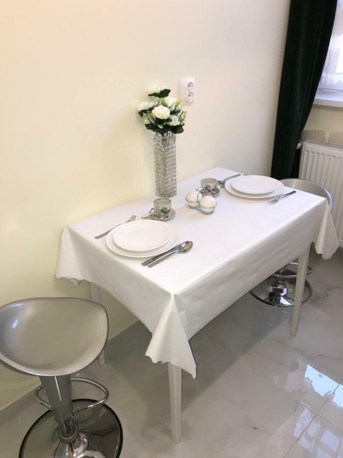 Ella Apartman Debrecen Buitenkant foto