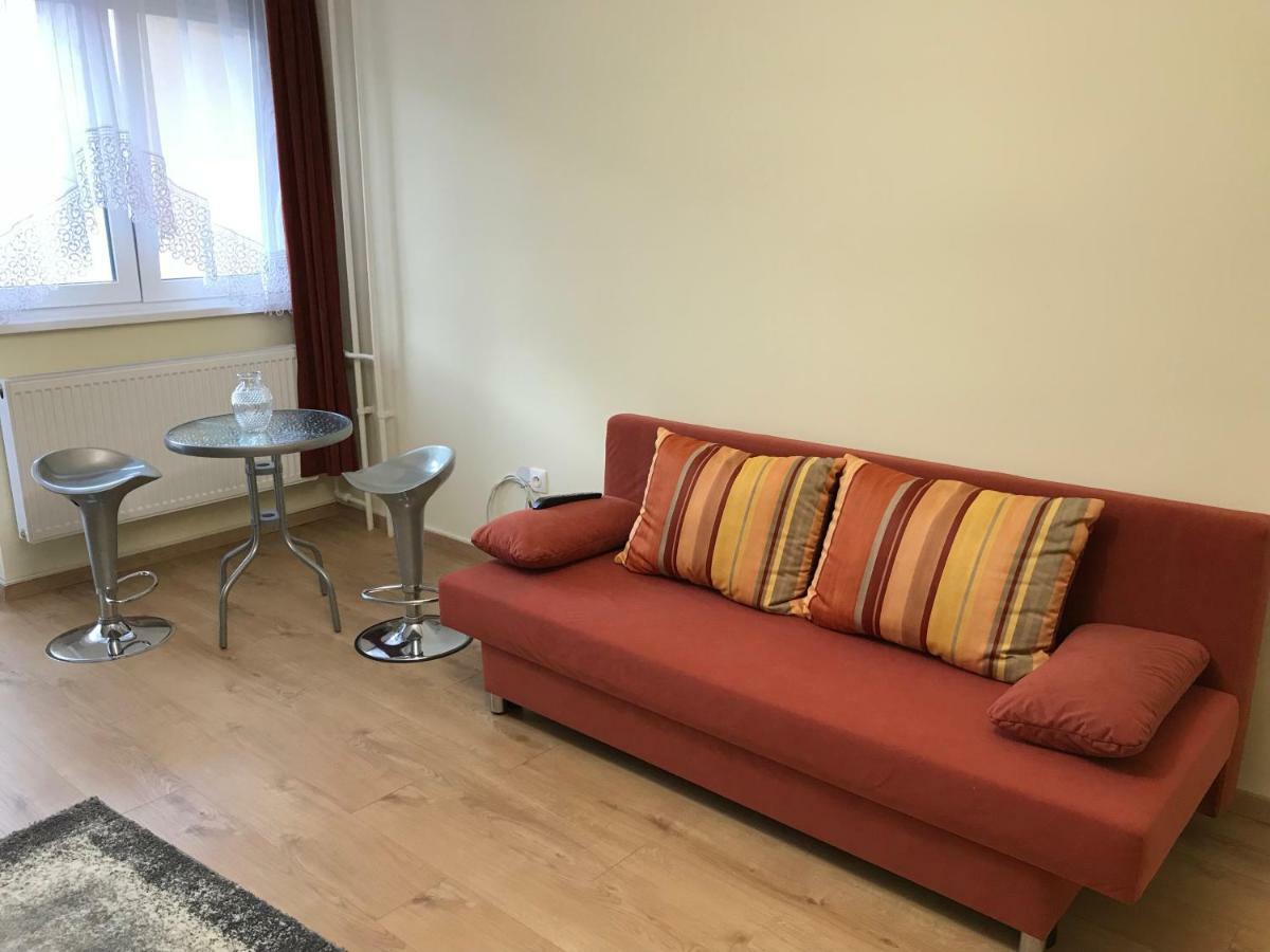 Ella Apartman Debrecen Buitenkant foto